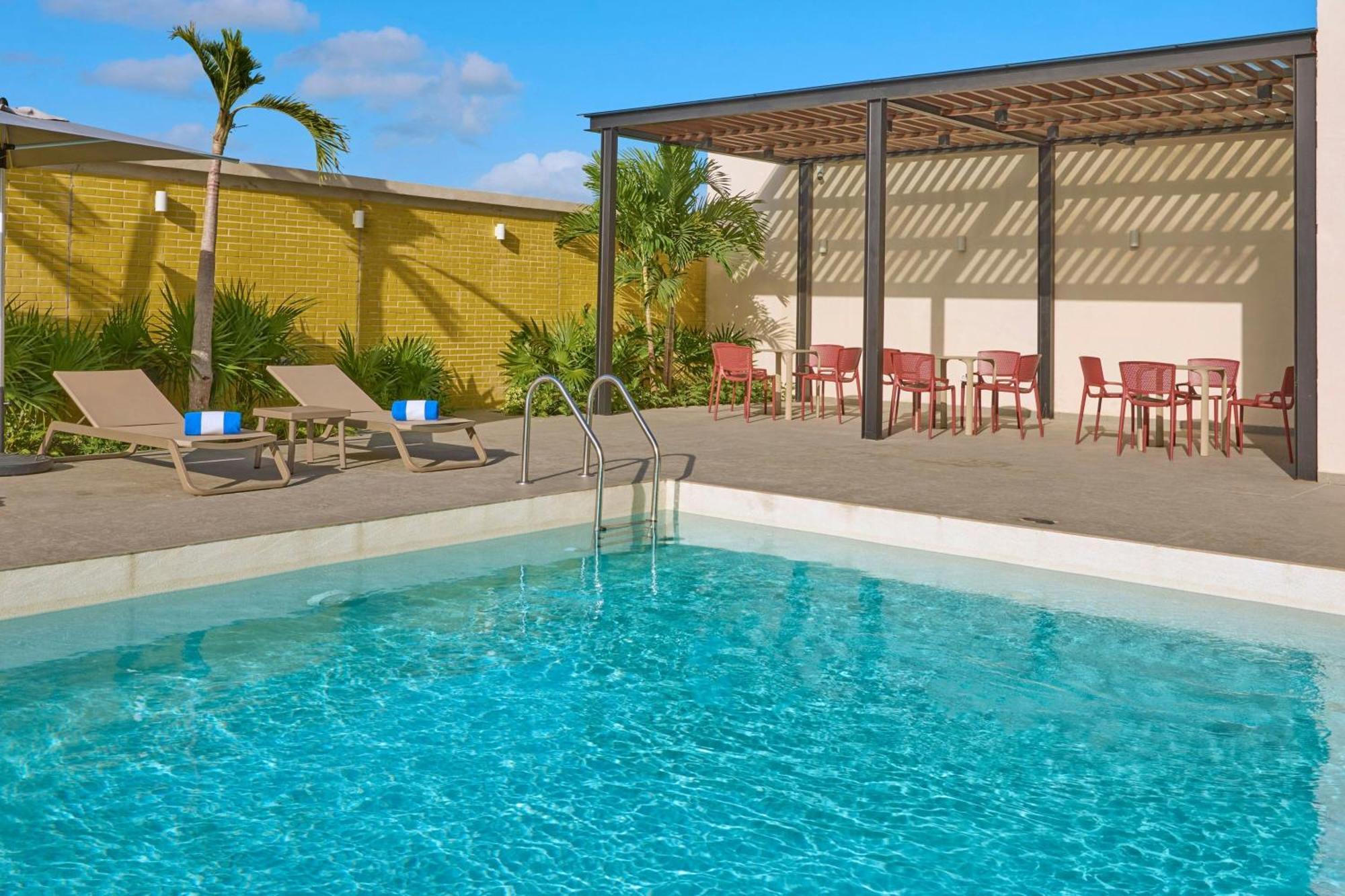 City Express By Marriott Cancun Aeropuerto Alfredo V. Bonfil Ngoại thất bức ảnh